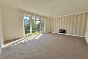 Southerly Lounge- click for photo gallery